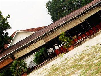 Paramount Hotel George Town Exterior photo